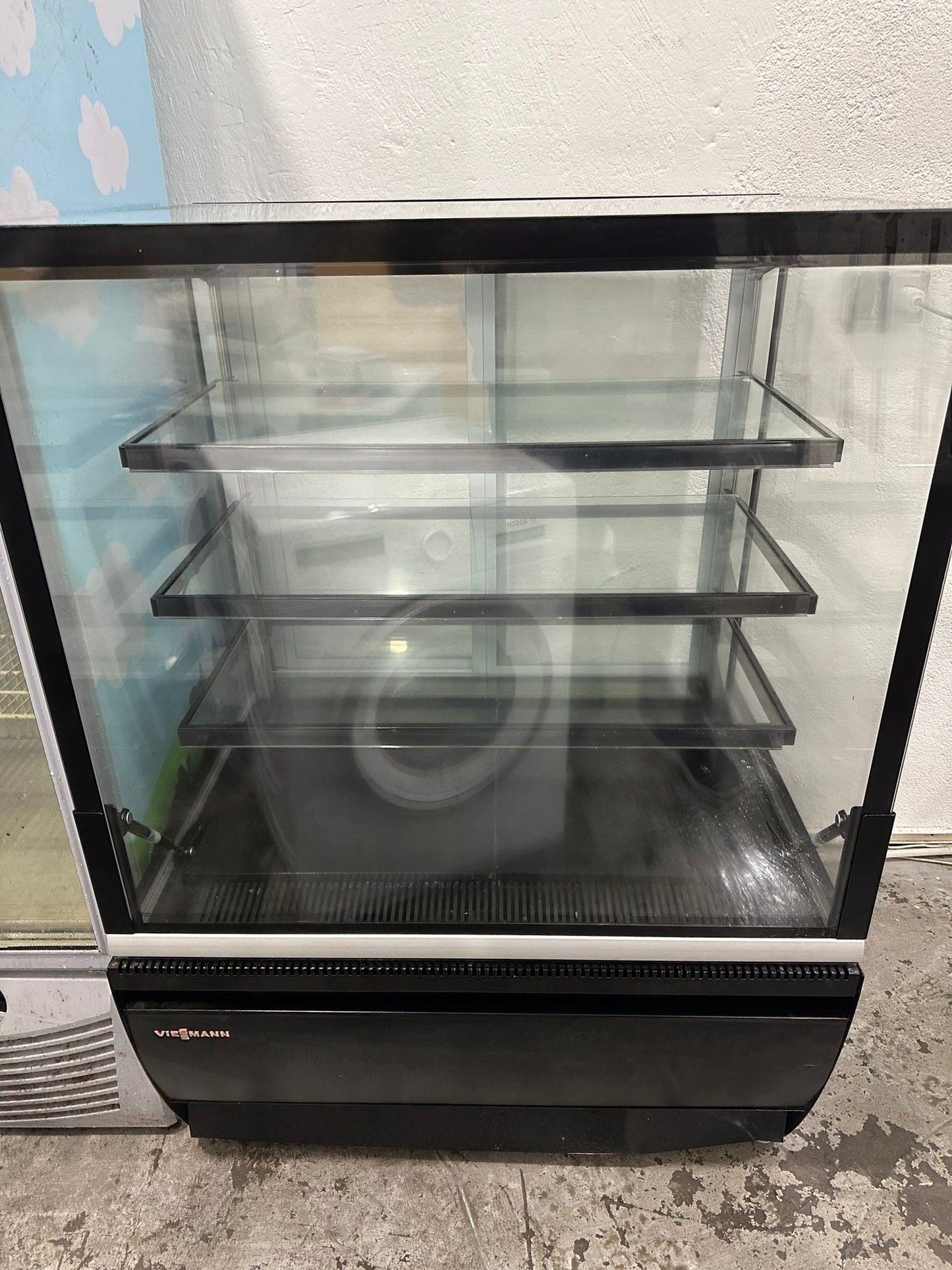 kølediske, displaykølere og butikskøleskabe