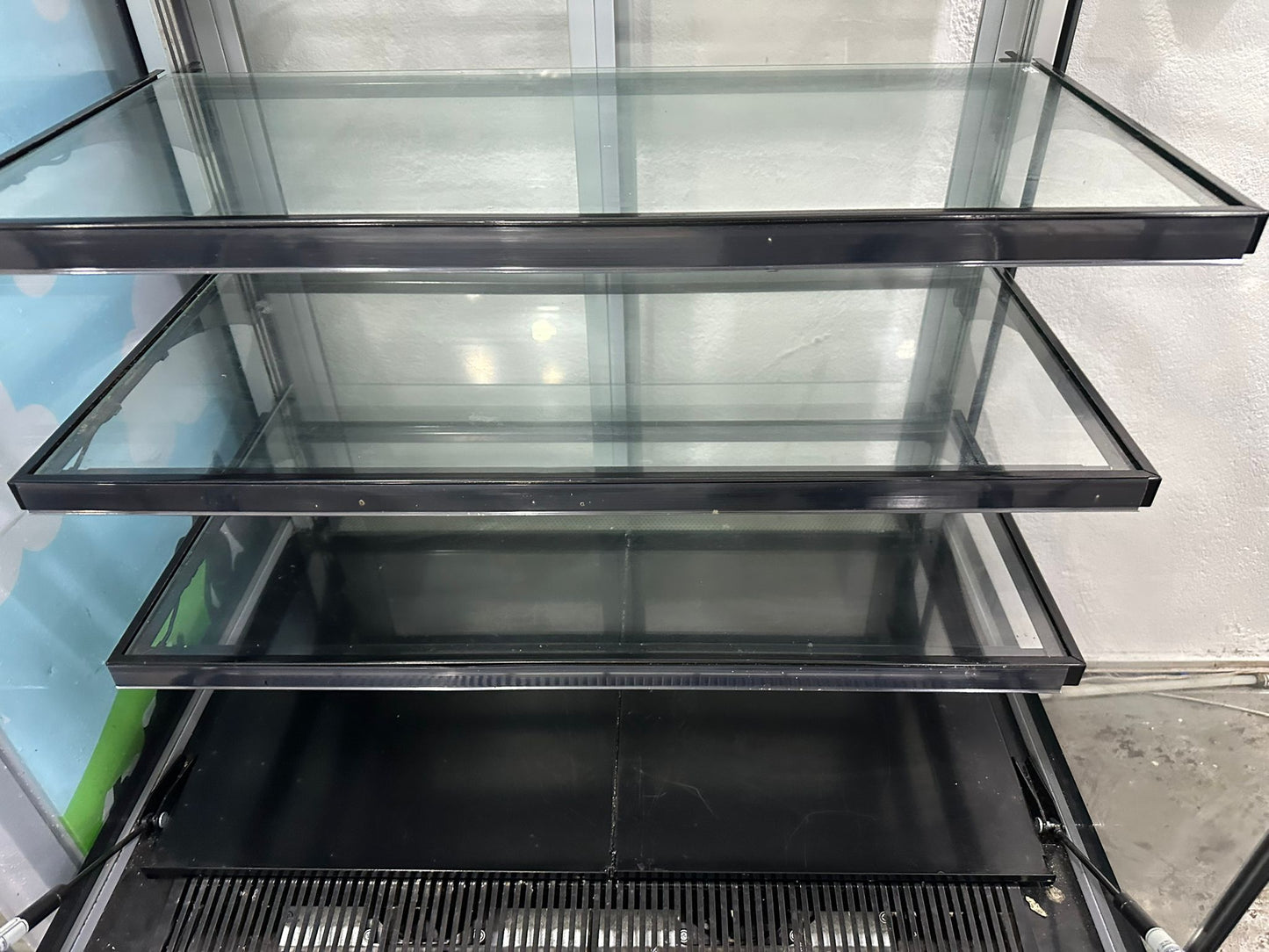 kølediske, displaykølere og butikskøleskabe