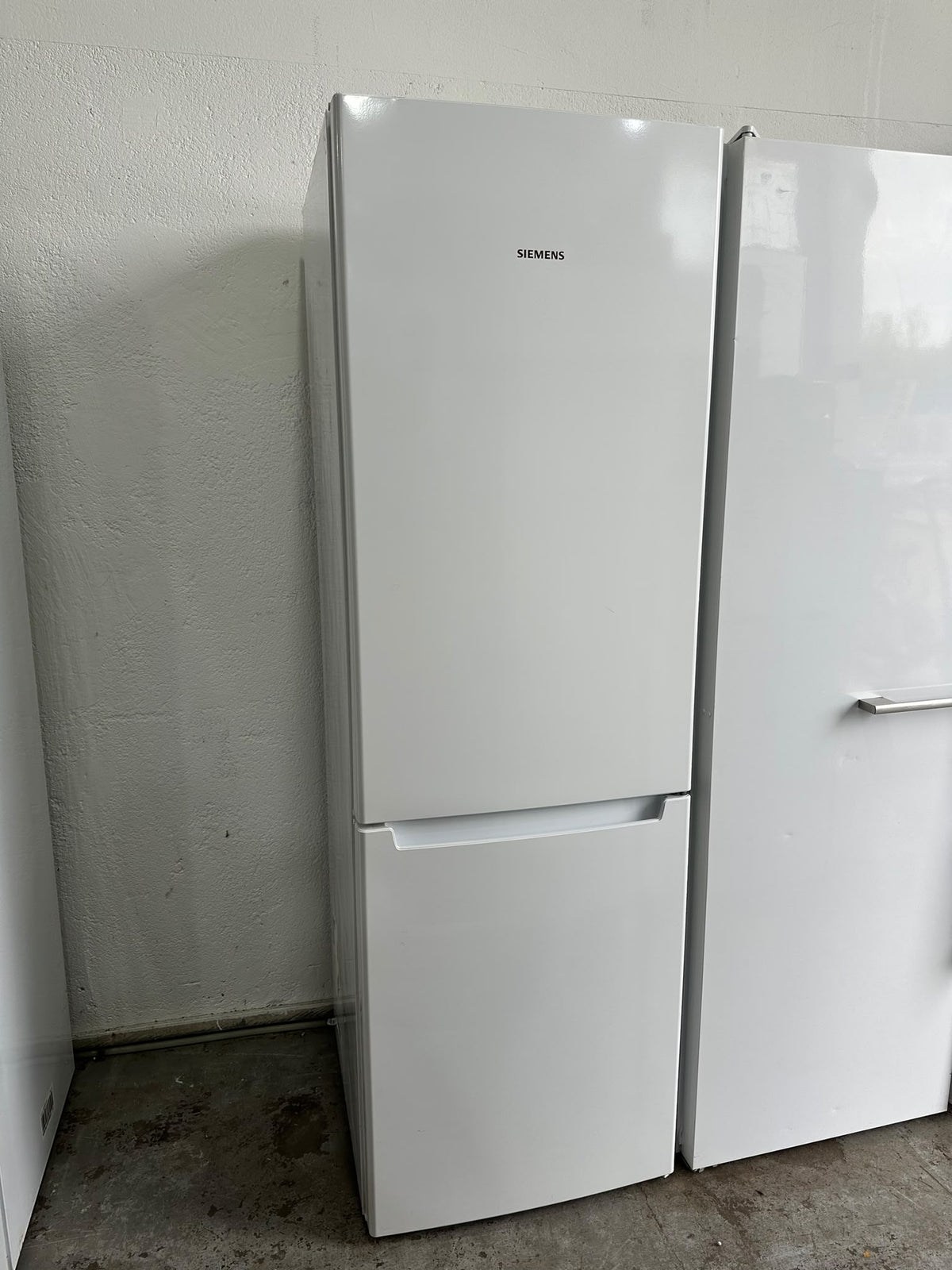 Siemens KG36NNW30/08 NoFrost Køle-/Fryseskab – 302 L – Hvid – Brugt